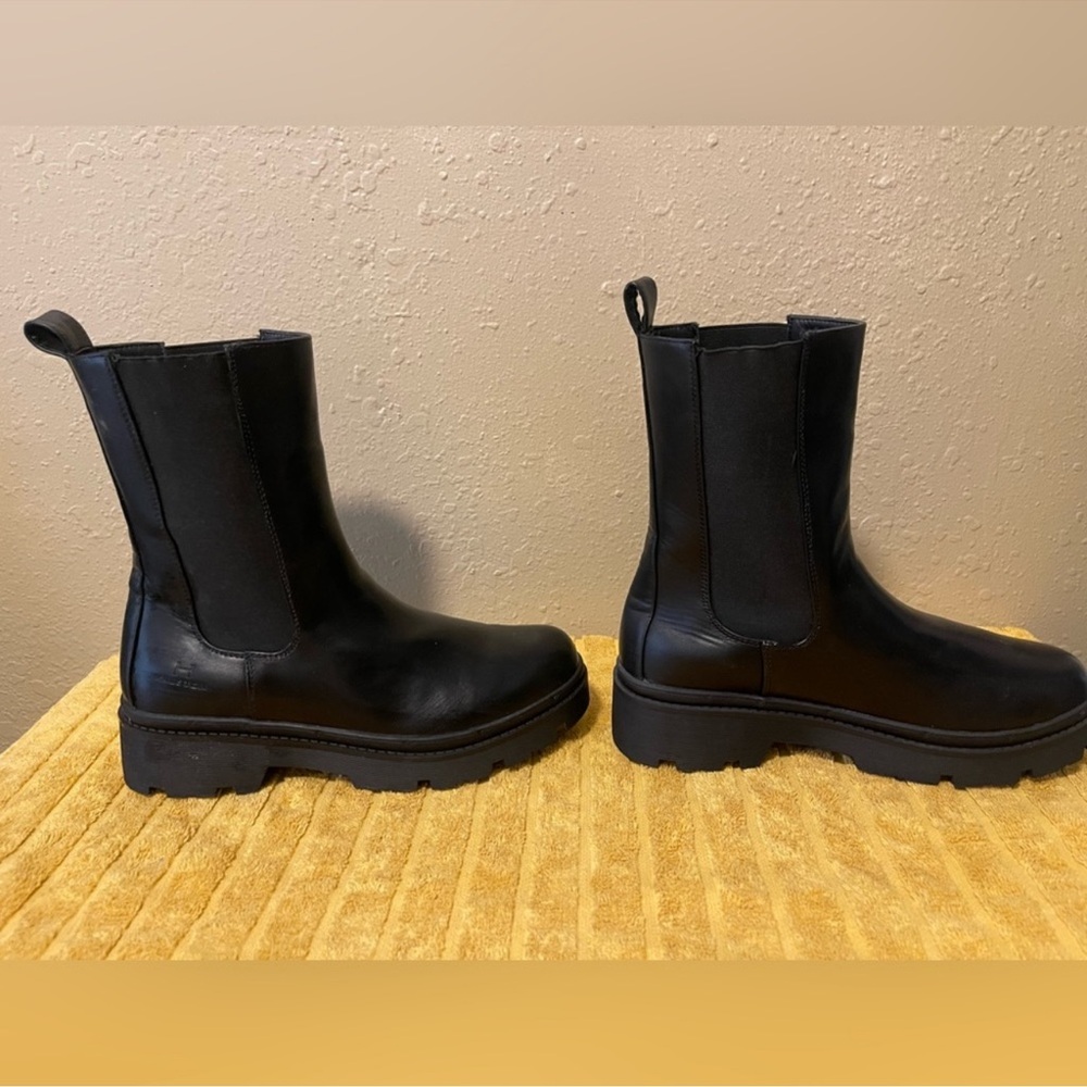 H by Halston Women’s Rio Lug Sole Tall Chelsea Boots